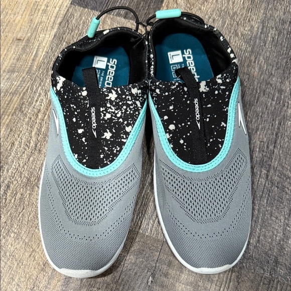 Speedo Black and Gray Aqua Shoes with Turquoise Trim - Picture 1 of 7